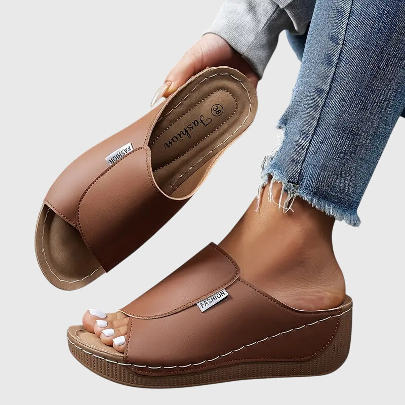 Bríd | Sandale clasice confortabile pentru plimbare Bríd