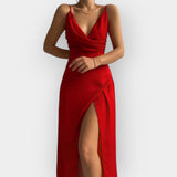 Eva | Rochie de seară elegantă, cu decolteu și siluetă feminină