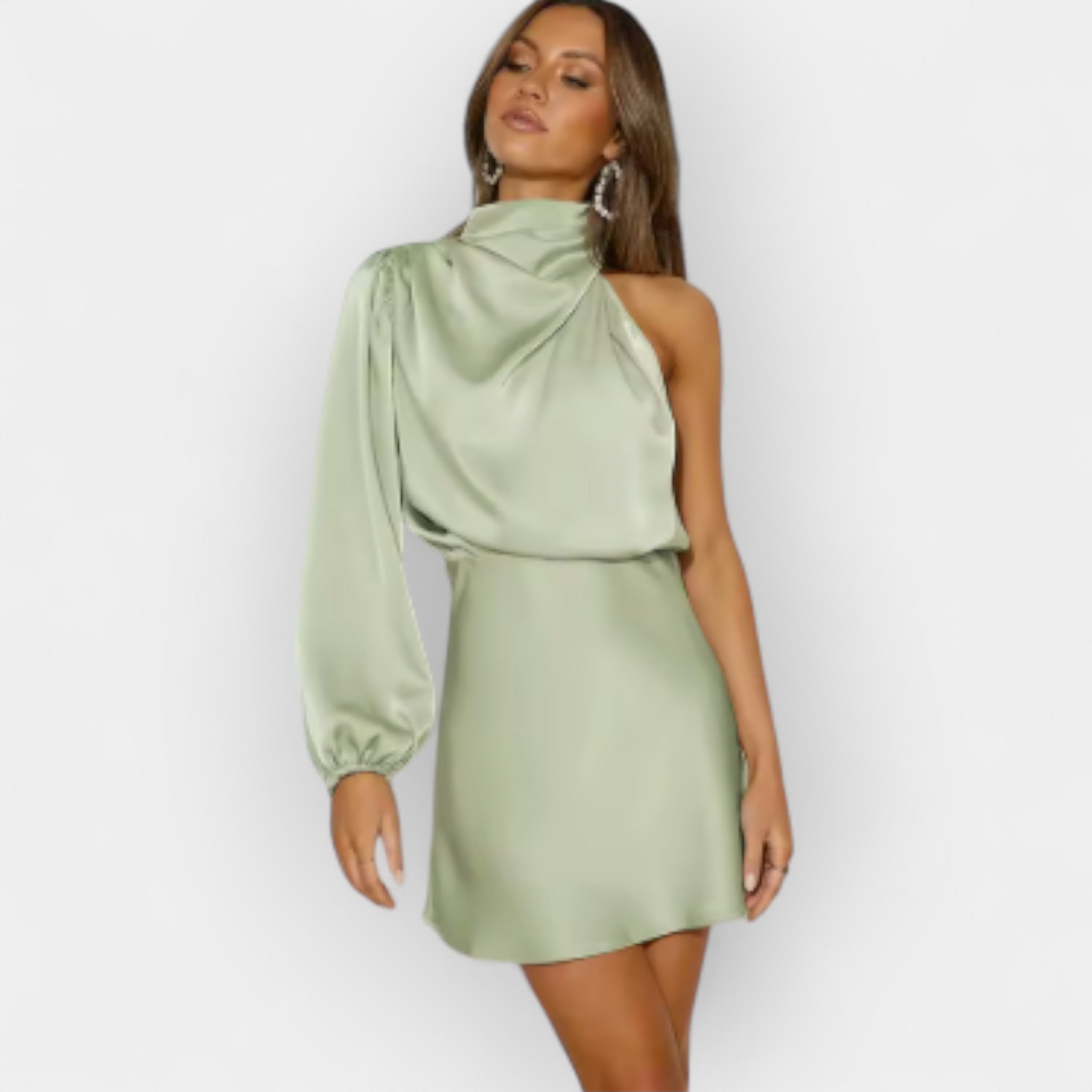 Alina | Rochie asimetrică din satin, pentru seri de neuitat