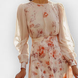 Nicole | Rochie romantică plisată, cu print floral și feminitate discretă