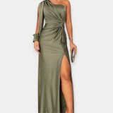 Noa | One-shoulder maxi dress with a high slit